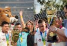 El equipo de Futsal Down de Universitario de Perú exhibió la Copa “Gobierno de Salto” en el Monumental de Lima